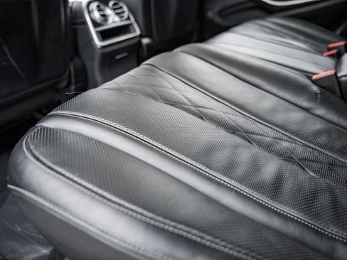 Used 2019 Mercedes-Benz S 560 4MATIC Sedan image 32