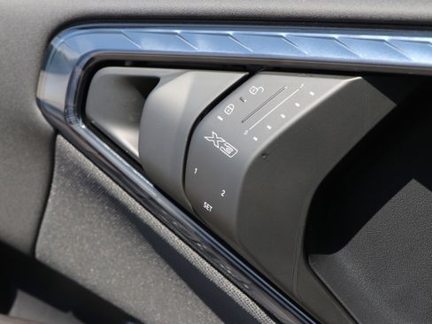 Used 2025 BMW X3 xDrive30i w/ Premium Package image 25