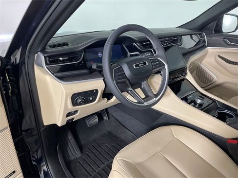 Used 2024 Jeep Grand Cherokee Limited 4xe image 3