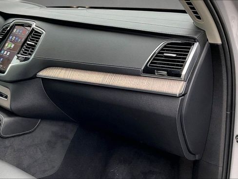 Certified 2024 Volvo XC90 B6 Ultimate w/ Protection Package Premier image 27