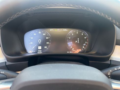 Used 2022 Volvo XC40 T5 Momentum AWD/4WD image 17