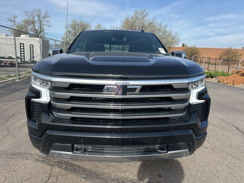 Used 2023 Chevrolet Silverado 1500 High Country w/ High Country Premium Package image 2