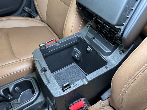 Certified 2022 Jeep Wrangler Unlimited Sahara w/ LED Lighting Group image 45