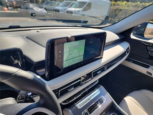 New 2026 Lincoln Aviator AWD image 33