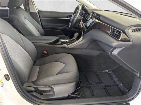 Used 2019 Toyota Camry LE FWD image 19
