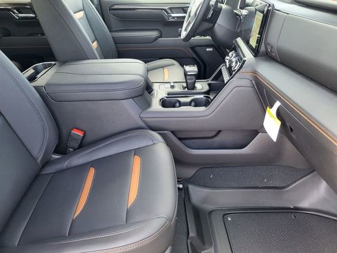 New 2026 GMC Sierra 1500 AT4 w/ AT4 Premium Package AWD/4WD image 10