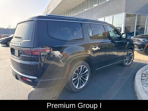 Certified 2025 Jeep Wagoneer Series III w/ Premium Group I AWD/4WD image 4