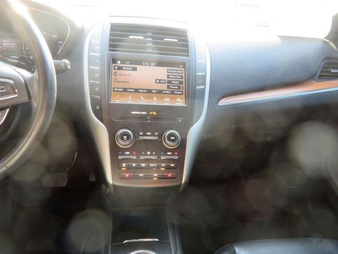 Used 2019 Lincoln MKC Select w/ Select Plus Package FWD image 19