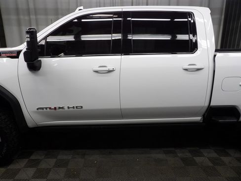 Used 2025 GMC Sierra 2500 AT4X image 48