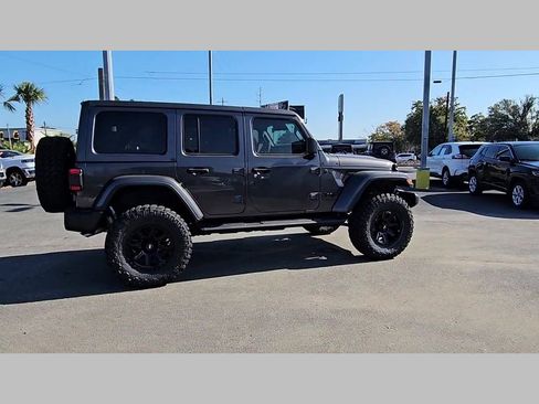 New 2025 Jeep Wrangler Unlimited Sahara w/ Technology Group AWD/4WD image 33