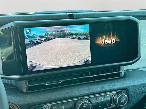 New 2025 Jeep Gladiator Sport image 13