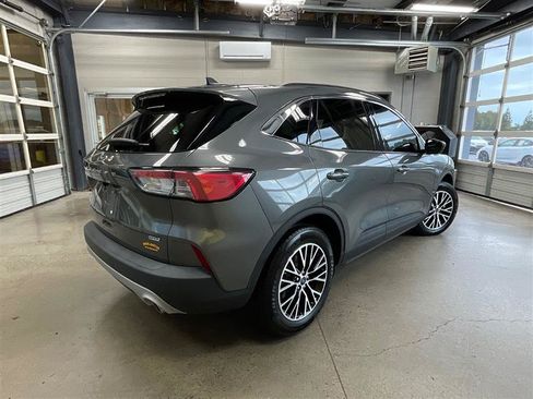 Used 2022 Ford Escape SEL w/ Technology Package FWD image 5