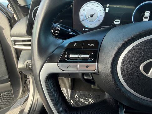 Used 2024 Hyundai Elantra Limited image 23