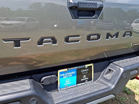 Used 2024 Toyota Tacoma 4x4 Double Cab Hybrid image 32