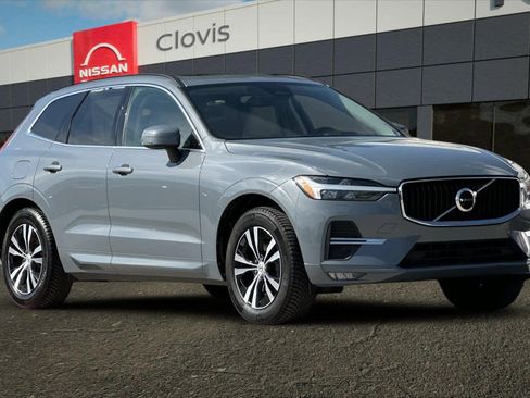 Used 2023 Volvo XC60 B5 Core image 10