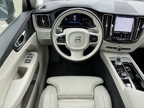 Certified 2023 Volvo XC60 B6 Ultimate w/ Protection Package Premier AWD/4WD image 5