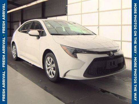 Certified 2021 Toyota Corolla LE FWD image 1