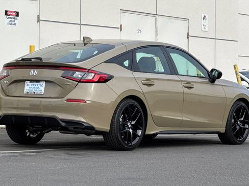 Used 2025 Honda Civic Sport image 3