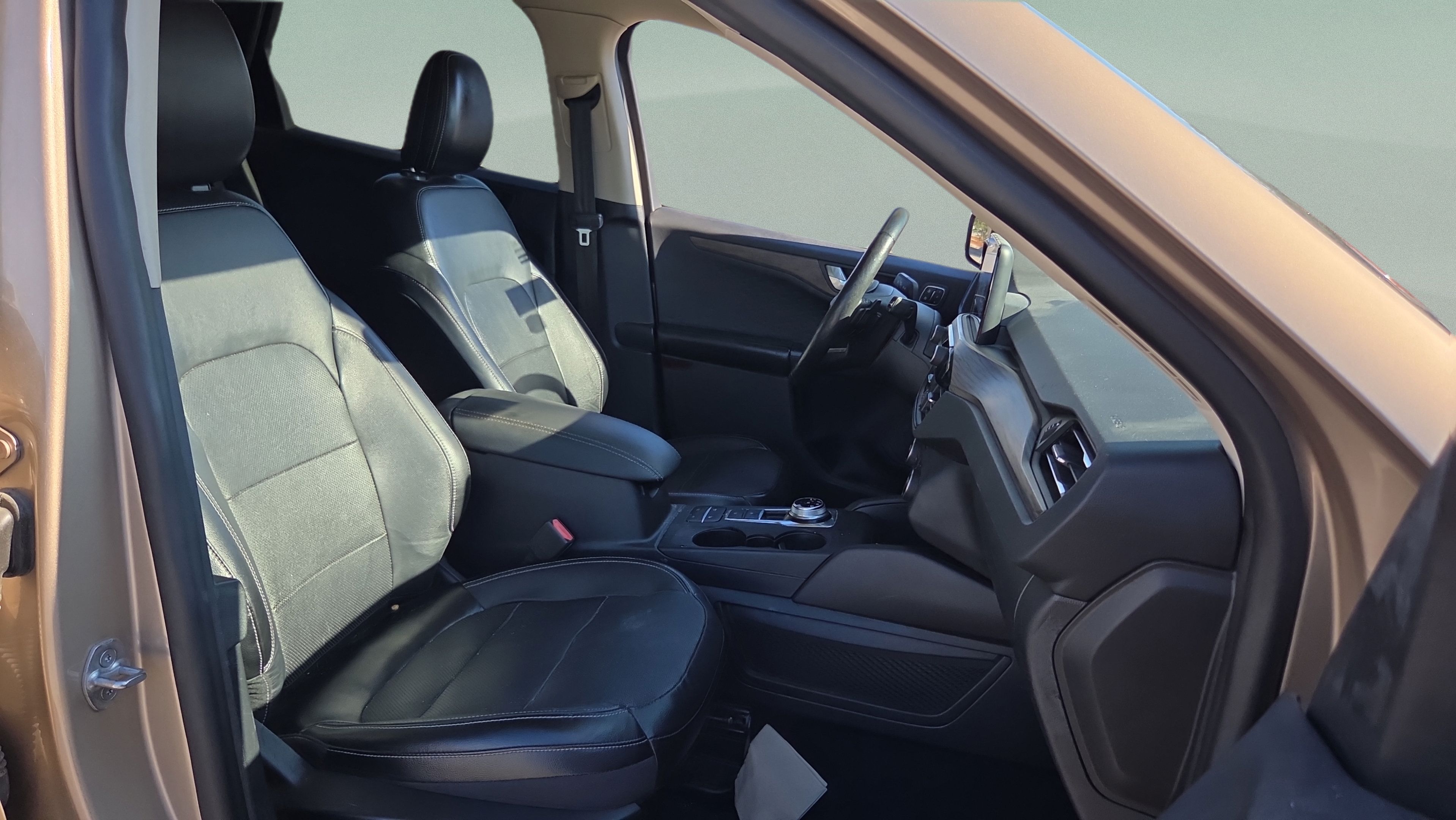 Used 2020 Ford Escape Titanium AWD/4WD image 20