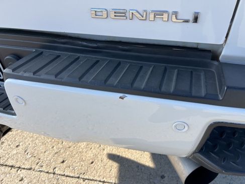 Used 2015 GMC Sierra 2500 Denali w/ Duramax Plus Package image 21