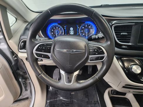 Used 2023 Chrysler Voyager LX FWD image 14
