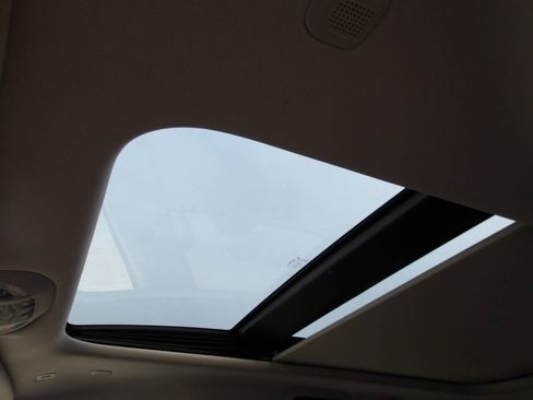 Used 2018 Chrysler Pacifica Limited w/ Tire & Wheel Group image 33