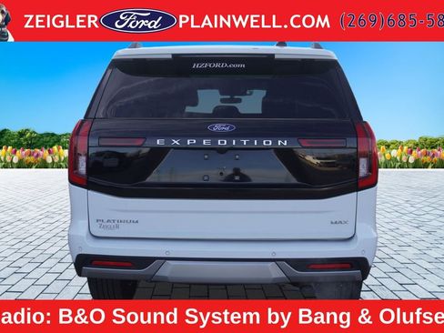 Used 2025 Ford Expedition Max Platinum AWD/4WD image 4