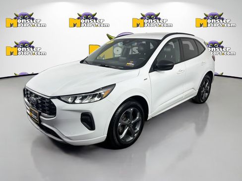 Used 2023 Ford Escape ST-Line w/ Equipment Group 301A AWD/4WD image 1
