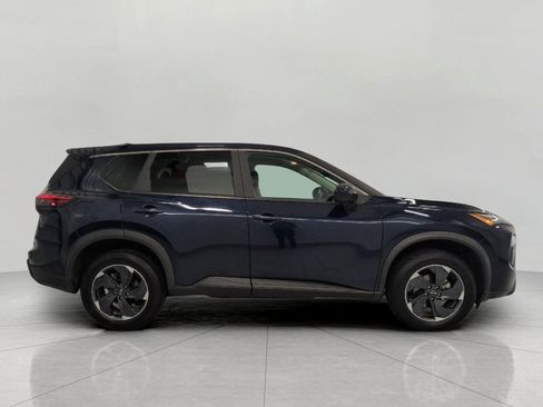 Used 2025 Nissan Rogue SV AWD/4WD image 11