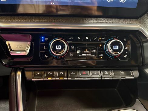 Used 2022 GMC Sierra 1500 Denali AWD/4WD image 18