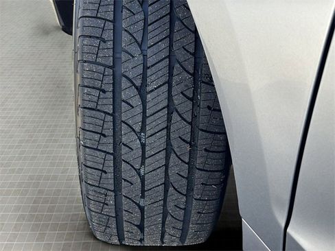 Used 2024 Ford Edge ST-Line image 11