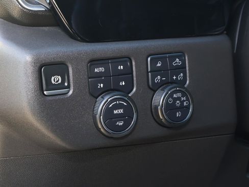 Used 2025 Chevrolet Silverado 1500 LT Trail Boss w/ LT Trail Boss Premium Package image 26