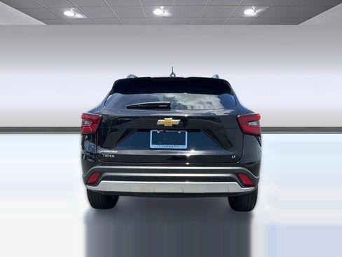 Used 2025 Chevrolet Trax LT FWD image 10