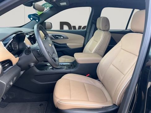 Certified 2023 Chevrolet Traverse Premier FWD image 11