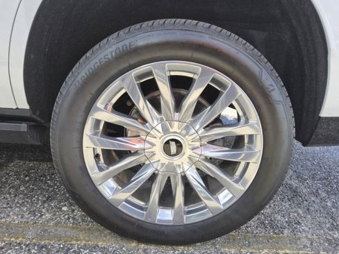 Used 2024 Cadillac Escalade Premium Luxury w/ Performance Package image 7