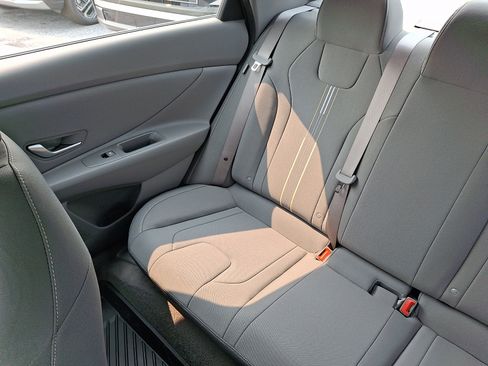 Certified 2025 Hyundai Elantra Sport FWD image 18