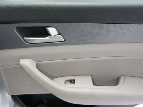 Used 2017 Hyundai Sonata SE FWD image 15
