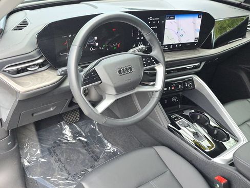 Used 2025 Audi Q5 Premium w/ Convenience Package AWD/4WD image 19