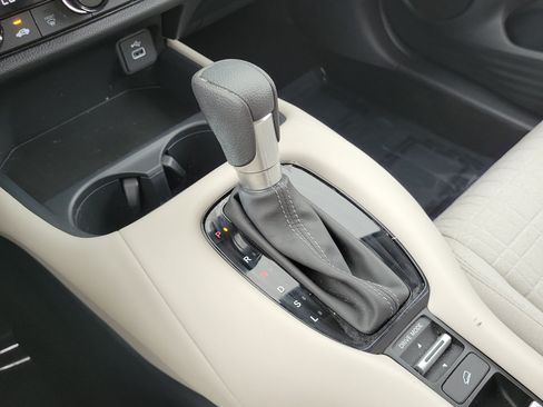 Used 2025 Honda HR-V LX image 25