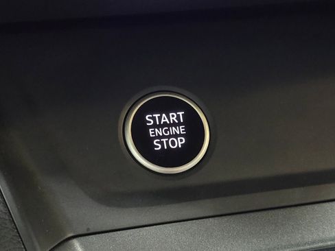 Certified 2025 Audi Q3 2.0T Premium w/ Convenience Package image 44