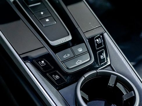 Used 2020 Porsche 911 Carrera 4S w/ Sport Package image 48