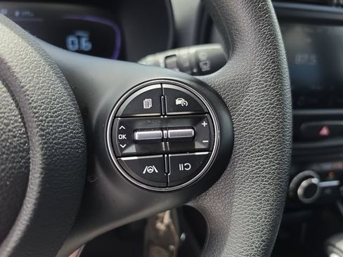 Used 2025 Kia Soul LX w/ LX Technology Package FWD image 20