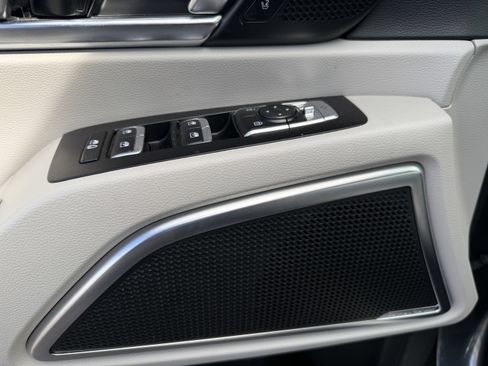 Used 2023 Kia Telluride SX image 12