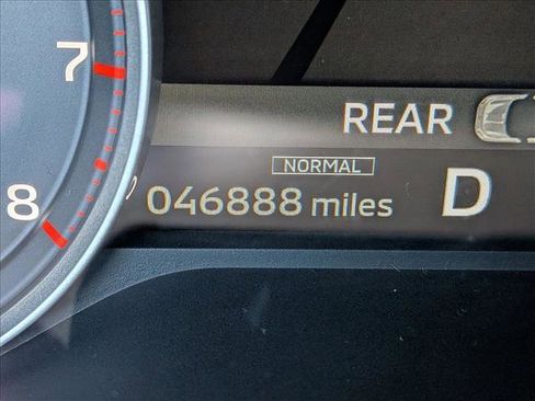 Used 2024 Mitsubishi Outlander SE image 11