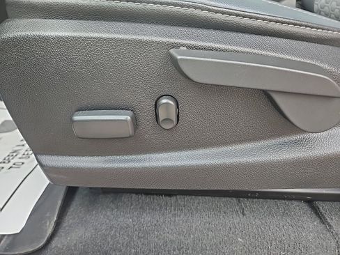 Used 2021 Chevrolet Colorado Z71 image 10