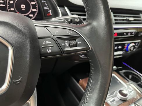 Used 2018 Audi Q7 3.0T Prestige w/ Prestige Package AWD/4WD image 11