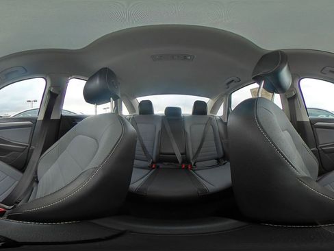 Used 2025 Volkswagen Jetta SE image 42