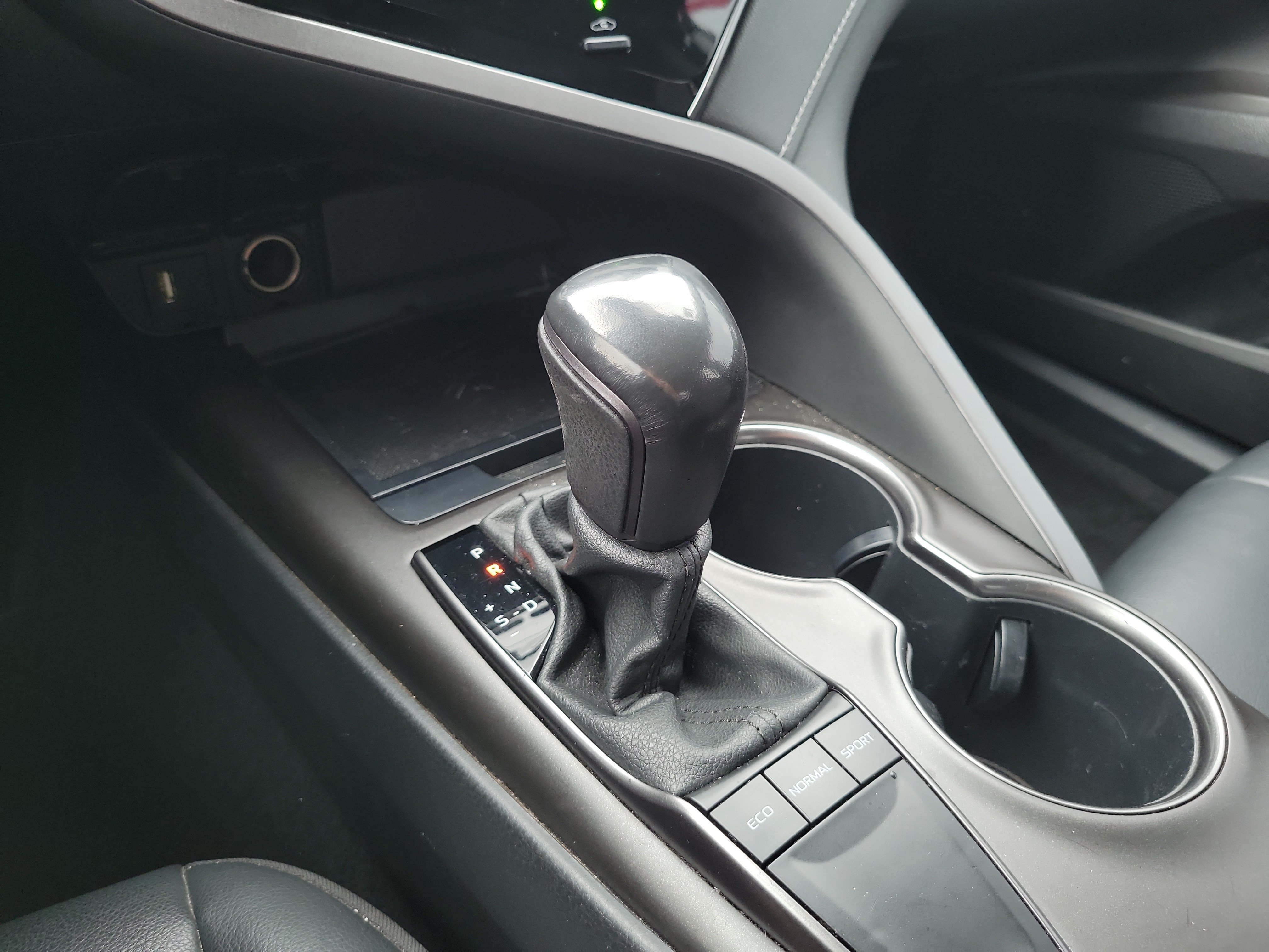 Used 2022 Toyota Camry SE FWD image 28