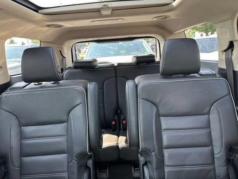 Used 2017 GMC Acadia Denali AWD/4WD image 12