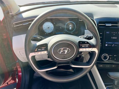 Used 2024 Hyundai Tucson SE image 11